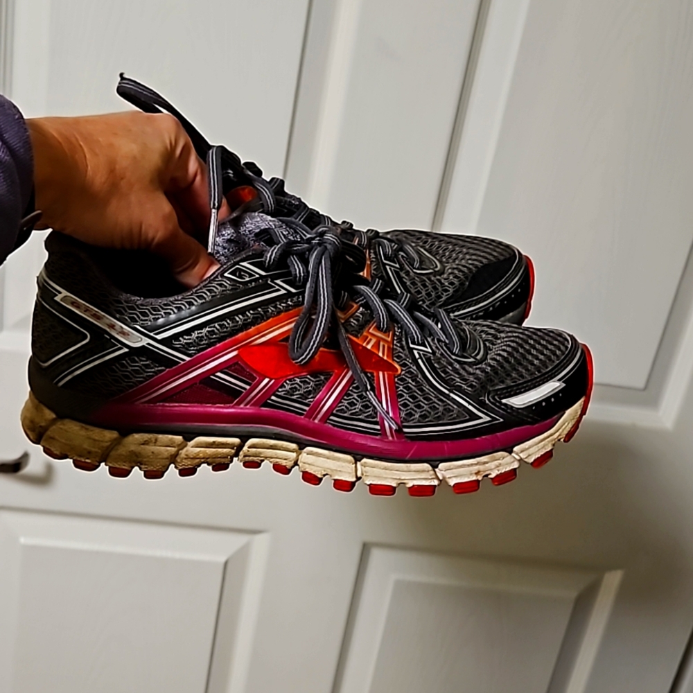 Brooks Women's GTS 17 Running Shoes